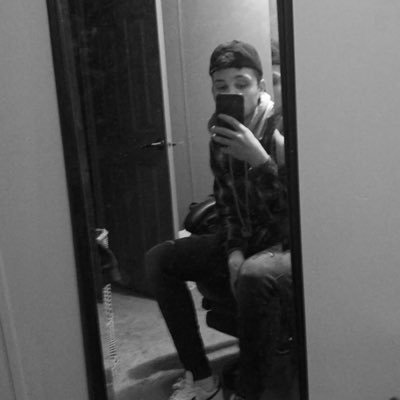 Profile Picture of Hunter Andrews (@HunterAndrews__) on Twitter
