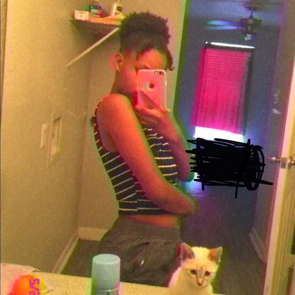Profile Picture of Chaylene Mathews (@flowerbombb269) on Poshmark