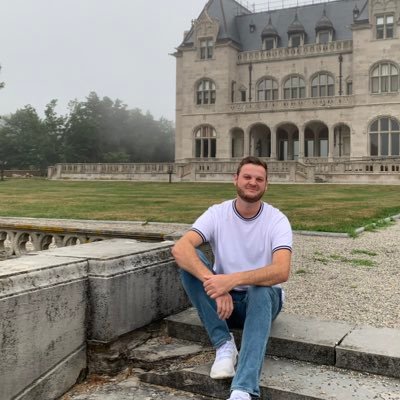 Profile Picture of Travis (@TravisLeeWayne) on Twitter