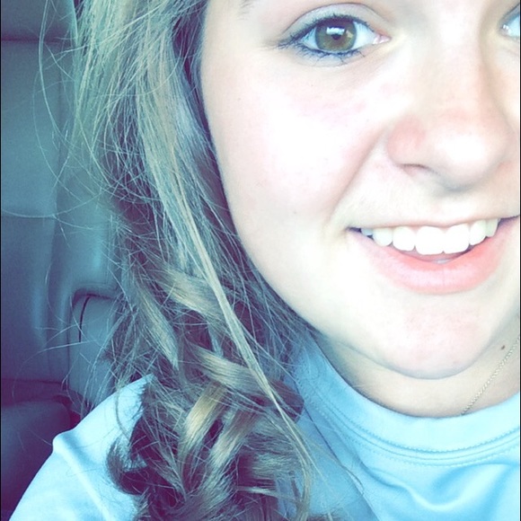 Mykenzie Delk - Poshmark Profile Picture of Mykenzie Delk (@mykenziec) on Poshmark
