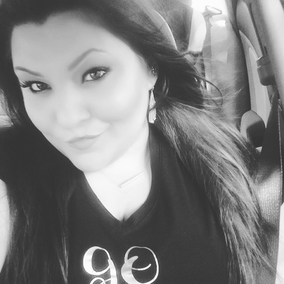 Profile Picture of Autumn Bowen (@mrsbowen2014) on Poshmark