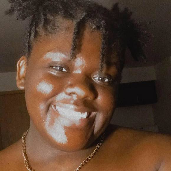Profile Picture of Shan'tariea Marrie (@frintnere) on Poshmark