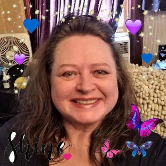 Profile Picture of Lisa Rhode (@lisa_rhode) on Poshmark