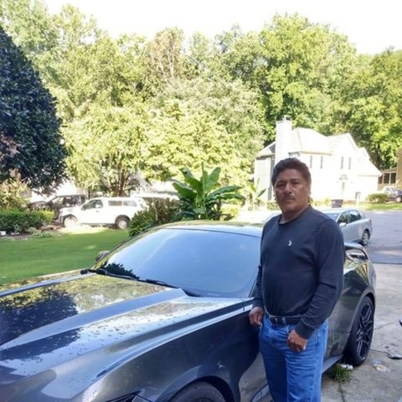 Profile Picture of Roberto Cazorla (@darienbadillo2) on Poshmark