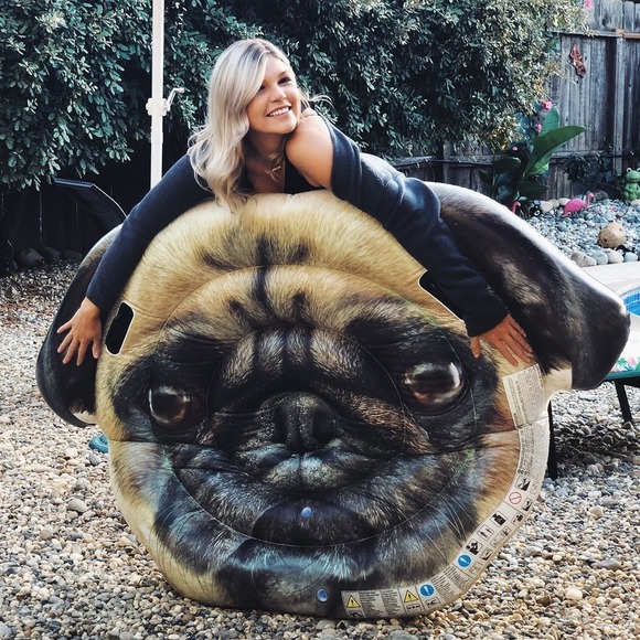 Profile Picture of Sierra Danilson (@sldanilson) on Poshmark