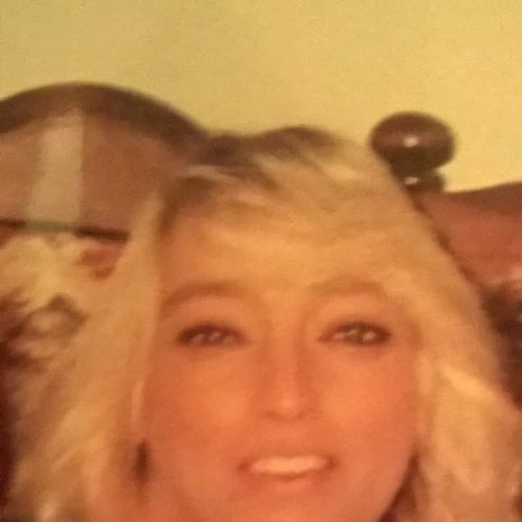 Profile Picture of Julie Clupper (@julieclupper) on Poshmark