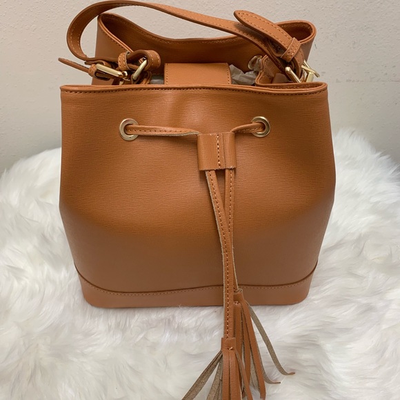 Profile Picture of Francess Okolo (@frannysboutique) on Poshmark