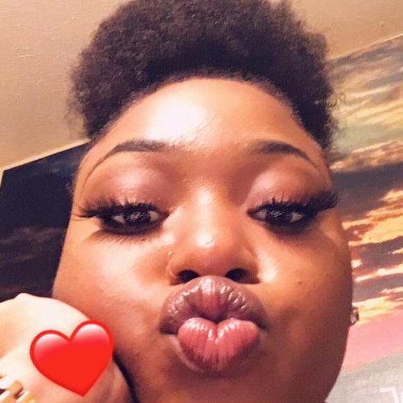 Profile Picture of Jade Gordon (@jadepg14) on Poshmark