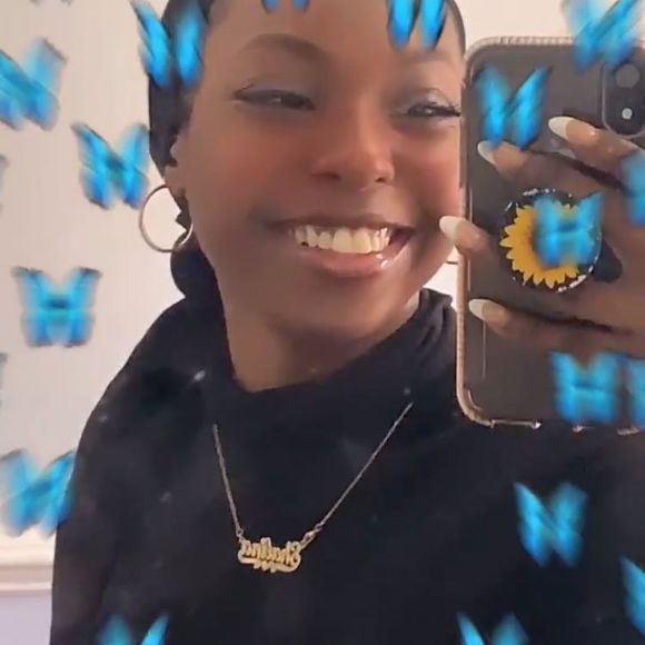 Profile Picture of Shalina Grenardo (@shalinaa1) on Poshmark