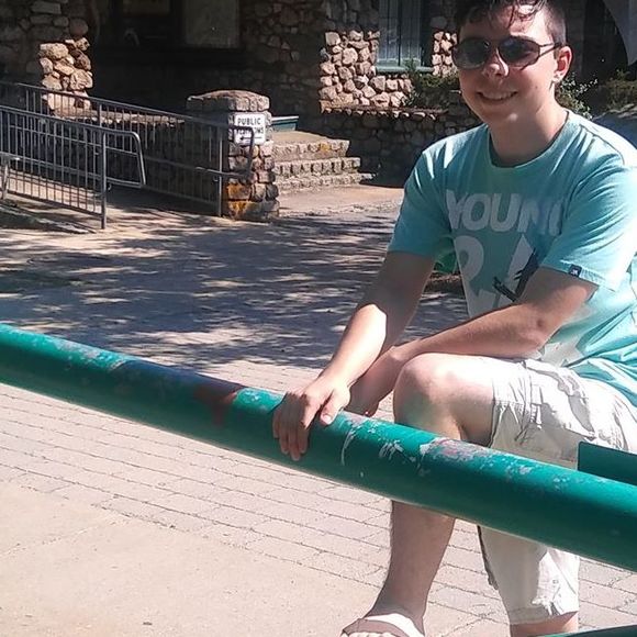 Profile Picture of Isaac Grilo (@smasion) on Poshmark