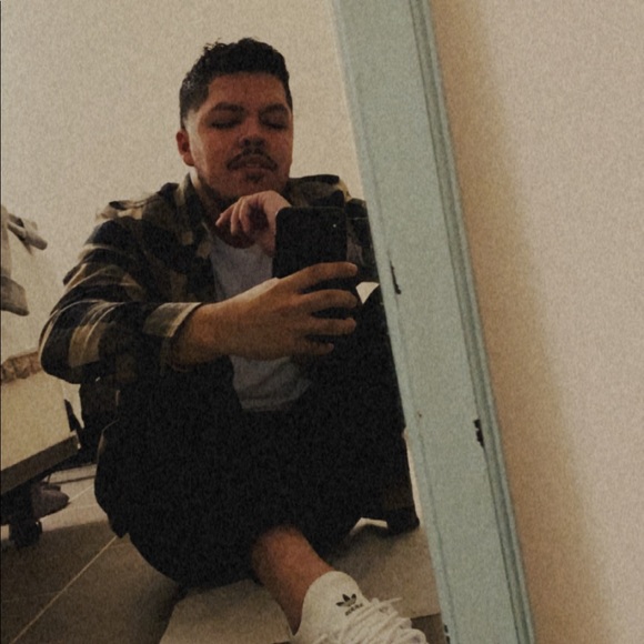 Profile Picture of Jason Parra (@jason1349) on Poshmark