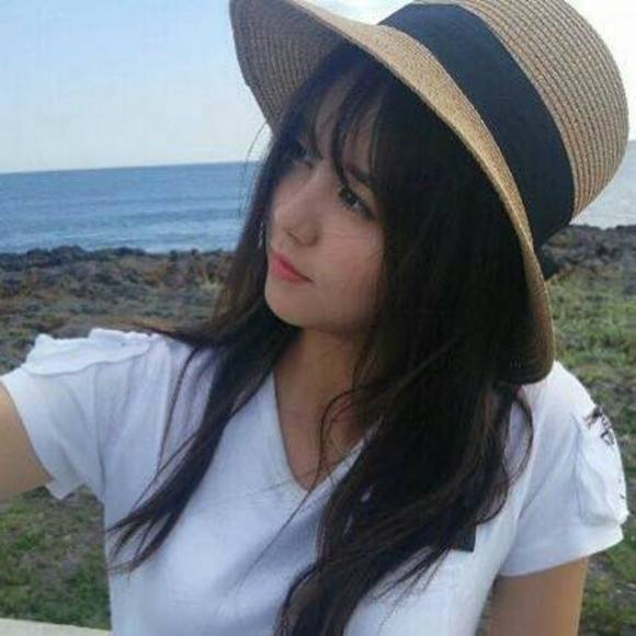 Profile Picture of Jaycee Liu (@jayceegaganb) on Poshmark