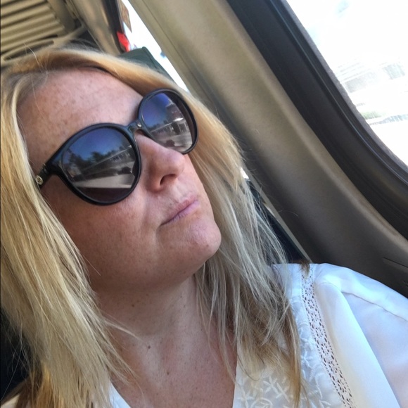 Profile Picture of Tracie Martinetti (@tracieowenchloe) on Poshmark