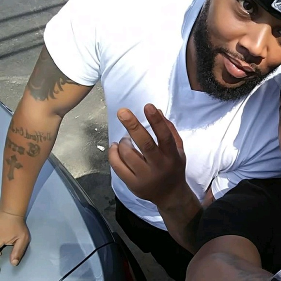 Profile Picture of Corey Jones (@cee873) on Poshmark