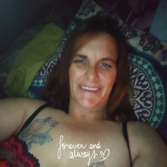 Profile Picture of Tonya Murphy (@tonyamurphy118) on Poshmark