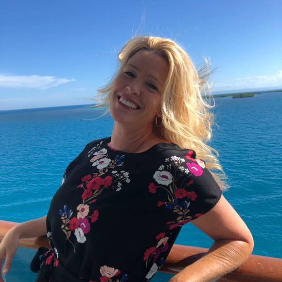 Profile Picture of Katy Konze (@katykonze) on Poshmark