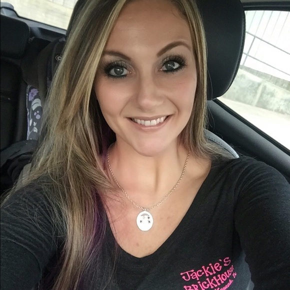 Profile Picture of Channa Patterson (@c_patterson) on Poshmark
