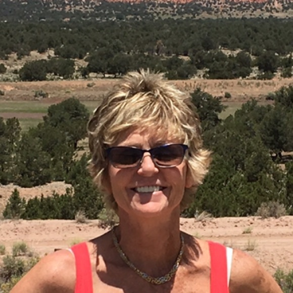 Profile Picture of Susan Galluccio (@sujo526) on Poshmark