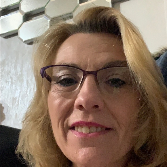 Profile Picture of Janelle Binkley (@bunkleyj2020) on Poshmark