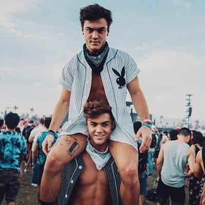 Profile Picture of  💜dolan Twins 💜 (@amelia31307057) on Twitter