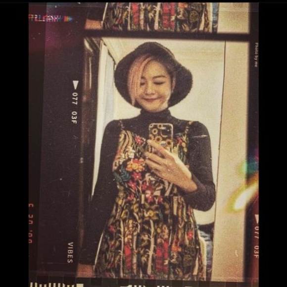 Profile Picture of Crystal Cheng (@crystal2005cps) on Poshmark