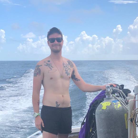 Profile Picture of Nick Piazza (@airsoft324) on Poshmark