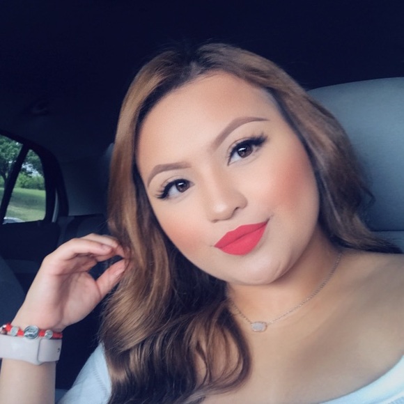 Profile Picture of Cassandra Sauceda (@cass0830) on Poshmark