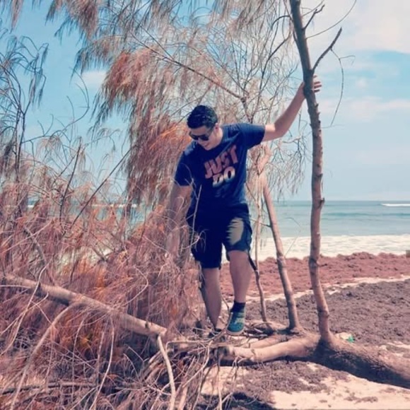 Profile Picture of Rene Orellana (@raod_1995) on Poshmark