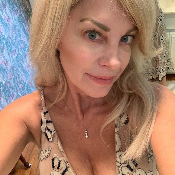Profile Picture of Yvette Altschuler (@mollsenclan) on Poshmark