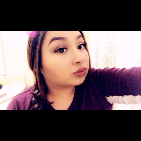 Profile Picture of Raquel Ramon (@rrquel) on Poshmark