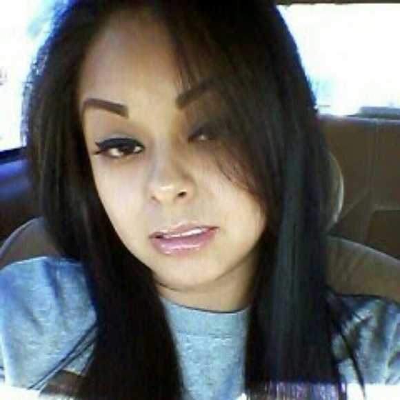 Profile Picture of Cecilia Guerrero (@ceci0507) on Poshmark