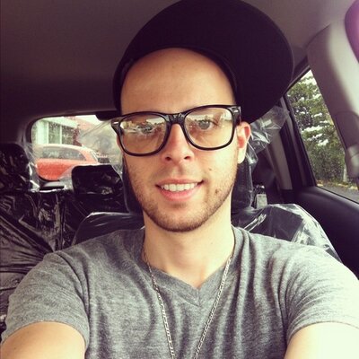 Profile Picture of Angel Declet (@declet) on Twitter