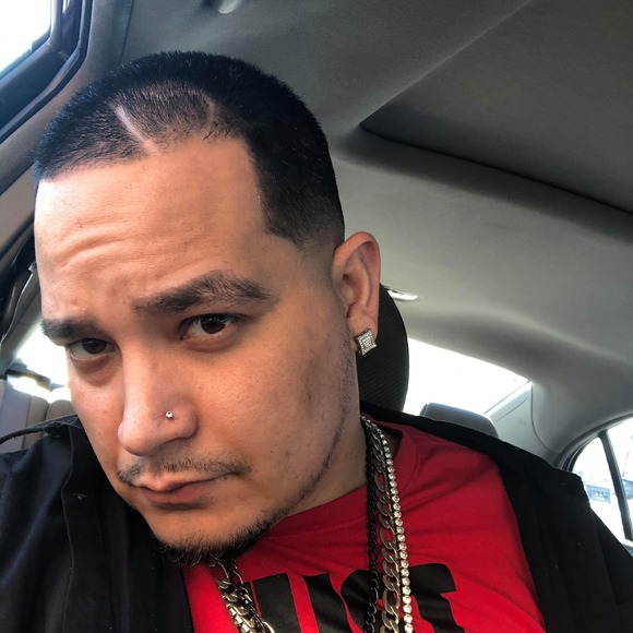 Profile Picture of Rob Owsinski (@tony301987) on Poshmark