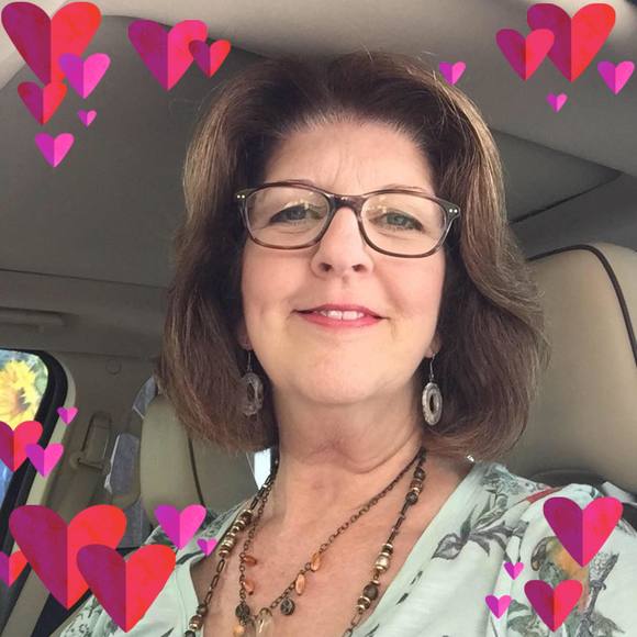 Profile Picture of Donna Rosenfarb (@kitkat2133) on Poshmark