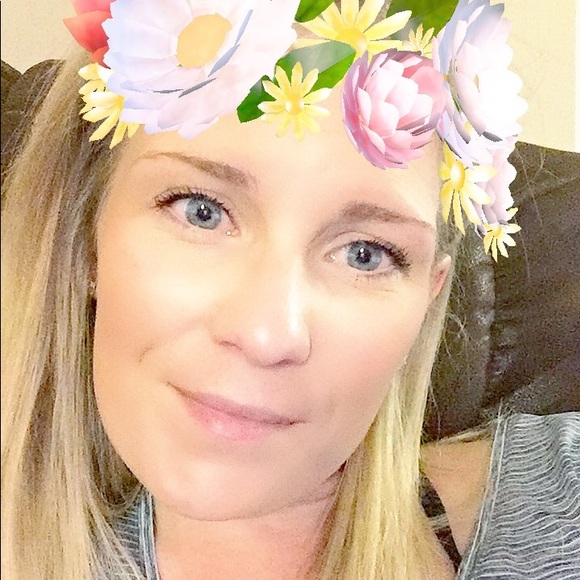 Profile Picture of Emily Keziah (@ekeziah) on Poshmark