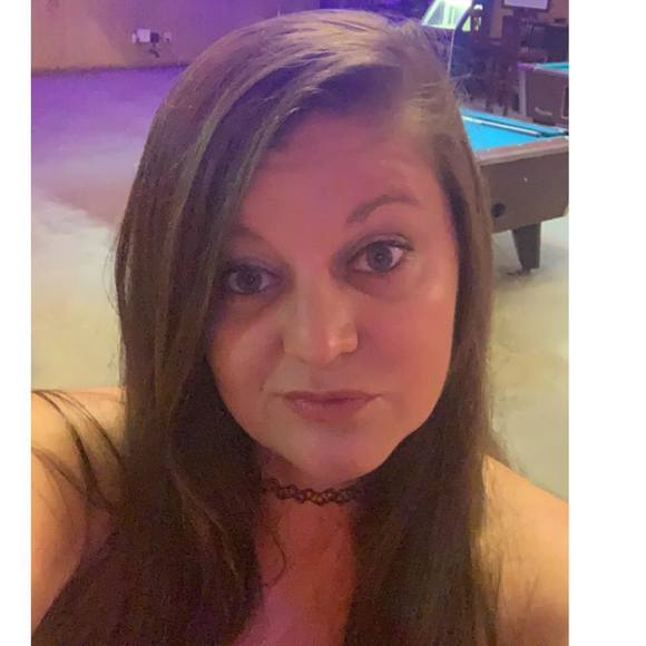 Profile Picture of Shannon Lemons (@cordovababe2121) on Poshmark