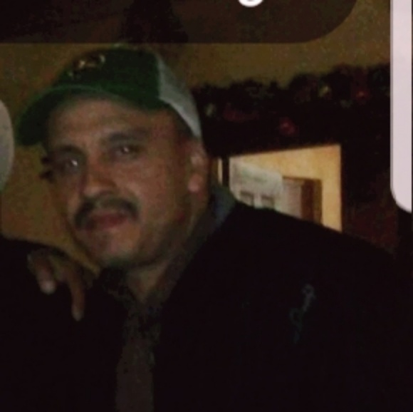 Profile Picture of Carlos Acedo (@acedo112975) on Poshmark