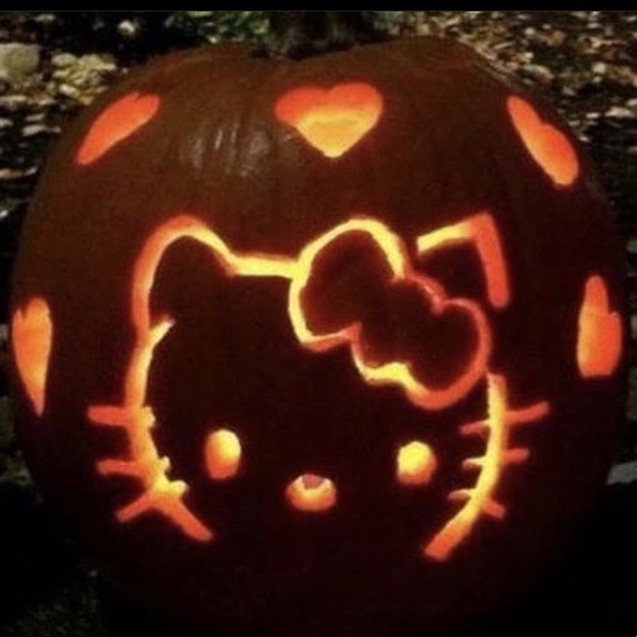 Profile Picture of Savanna Ramirez (@skul1fa1ry) on Poshmark