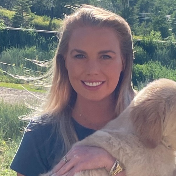 Profile Picture of Heather Haase (@heatherhaase226) on Poshmark
