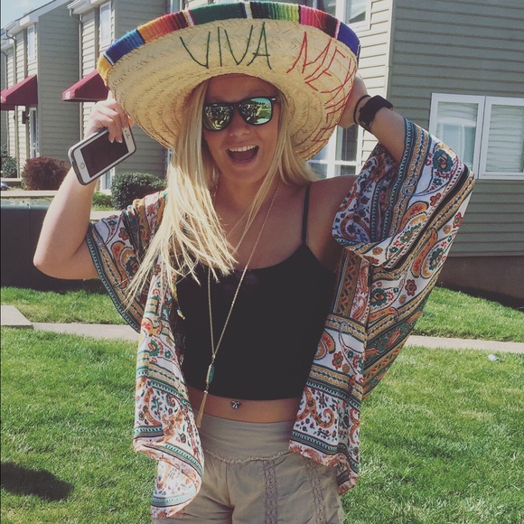 Profile Picture of Maggie Bux (@buxtonml) on Poshmark
