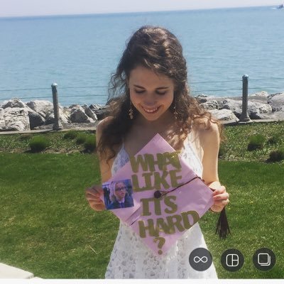 Profile Picture of Julia Taylor (@juliatay7) on Twitter