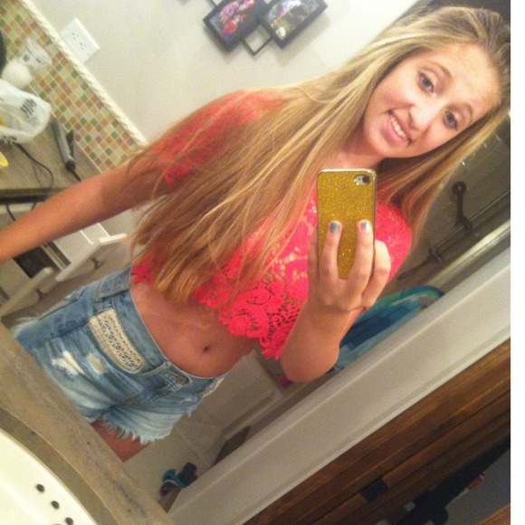 Profile Picture of Karly Quinn (@karlyquinn) on Poshmark