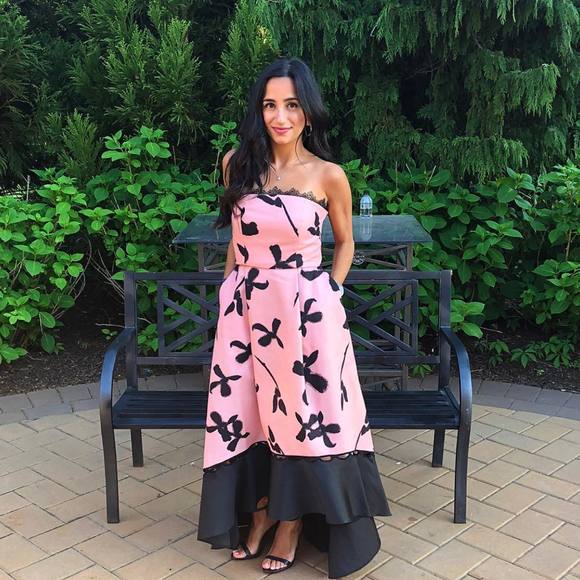 Profile Picture of Danielle Ivgi (@deenoony) on Poshmark