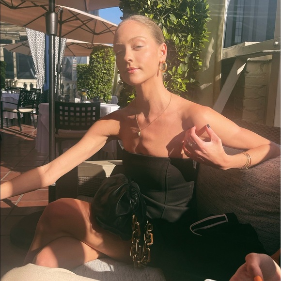 Elle Chody - Poshmark Profile Picture of Elle Chody (@elleohelle__) on Poshmark