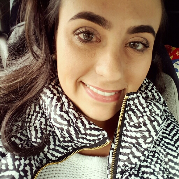 Profile Picture of Mirian Campos (@miriancampos) on Poshmark