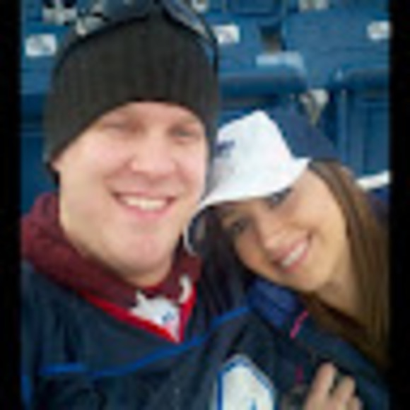 Profile Picture of Joshua Bradley (@jlbradley03) on Poshmark
