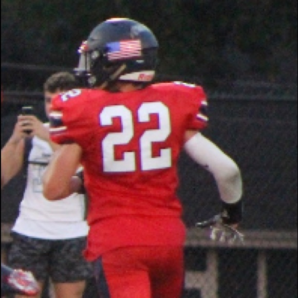 Profile Picture of Logan Treloar (@logantreloar) on Poshmark