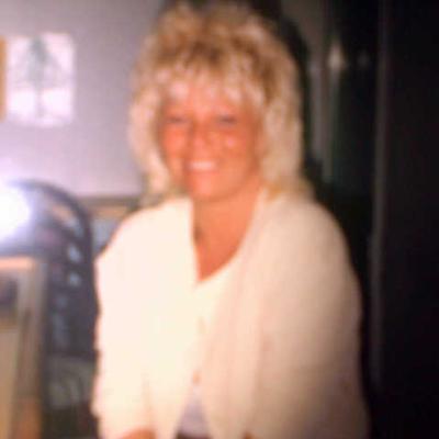 Profile Picture of Angela Osborne (@angelaosborne11) on Twitter