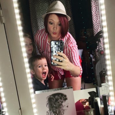 Profile Picture of Renee 🦄💄DrEaMsOFmeetingTaylorSwift (@ReneePSwiftie92) on Twitter
