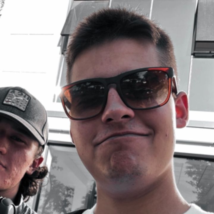 Profile Picture of ⚡Авторские Мемы⚡ (@barryfort) on Tiktok